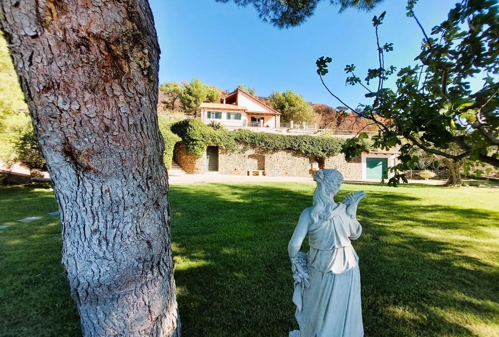 Villa Elianna In Una Oasi Marina Alassio